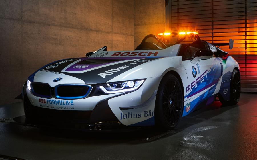 BMW i8 Roadster Formula E Safety Car 2019 года